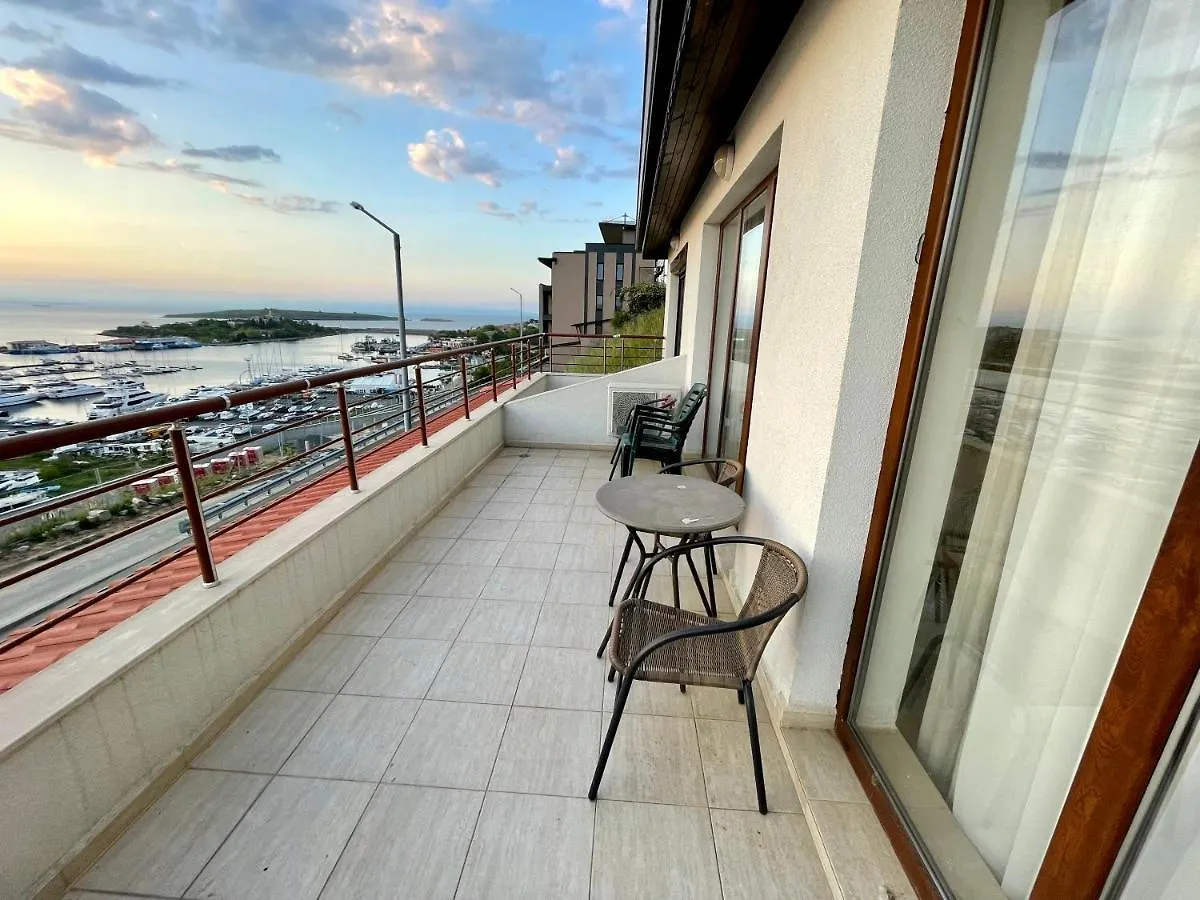 Romantic Getaway 1-Bd Apartment With Sea View By Flat Mаnаger 索佐波尔